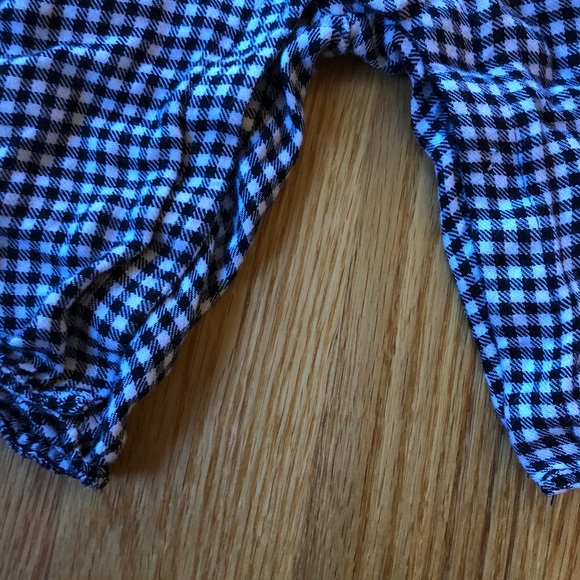 Carter’s black & white jumper size 9 months - Picture 5 of 6